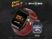 Montre gaming Street Fighter II: My Play Watch avec un bracelet rouge, des détails à finition dorée et un second affichage de montre, sur un fond sombre texturé.