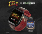 Montre gaming Street Fighter II: My Play Watch avec un bracelet rouge, des détails à finition dorée et un second affichage de montre, sur un fond sombre texturé.