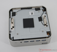 Geekom A9 Max avec dessous ouvert