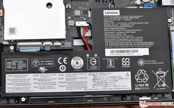 La batterie plutôt petite de 57 Wh du Lenovo Legion Y740 ne tient pas très longtemps.