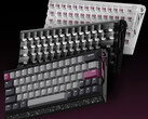 Clavier gaming Iqunix EV63 à effet Hall en noir, noir avec touches transparentes et blanc avec touches transparentes.