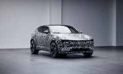 Alors que le SUV électrique Polestar 3 a déjà été officiellement révélé sous la forme d&#039;un prototype camouflé, un graphiste talentueux a maintenant supprimé ces motifs trompeurs (Image : Polestar)