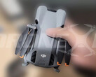 Le DJI Mini 5 Pro devrait peser moins de 250 g malgré les diverses améliorations matérielles annoncées. (Source de l'image : via DroneXL)