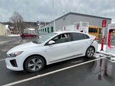Hyundai et d'autres créent un réseau concurrent de superchargeurs (image : fiehlsport/YT)