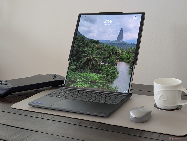L'écran étendu aura un pli près du centre, comme sur les smartphones pliables ou le ThinkPad X1 Fold 16