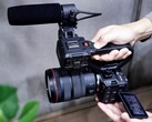 Le Canon EOS C50 intègre un capteur plein format et des fonctions vidéo dans un boîtier compact. (Source de l'image : Canon)