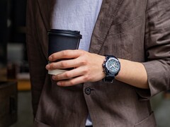 Casio a lancé les montres de la série MTG-B4000 (MTG-B4000B-1A2 en photo) en Europe. (Source de l'image : Casio)