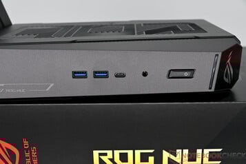 Asus ROG NUC 15 - Connecteurs en façade