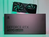 La RTX 4070 SUPER Founders Edition dispose de 7 168 cœurs CUDA, d'une horloge de 2 475 MHz et de 12 Go de VRAM.