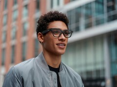 Les lunettes Rokid sont assez légères (49 grammes). (Source de l'image : Rokid)