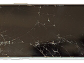 Apple iPhone 11 Pro après avoir échoué au test de chute (Source : Stiftung Warentest)