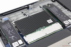 Le module CAMM2 nécessite son propre dissipateur thermique dans le Dell Pro Max 18 Plus (Image source : Notebookcheck)