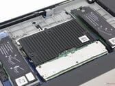 Le module CAMM2 nécessite son propre dissipateur thermique dans le Dell Pro Max 18 Plus (Image source : Notebookcheck)