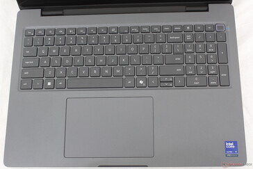La disposition des touches est presque identique à celle du clavier de l'ordinateur Precision 7680