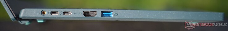 À gauche : port de charge, 2x Thunderbolt 4, HDMI 2.1, USB-A 3.2 Gen1