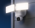 La Security Floodlight Cam E30 d'eufy est arrivée aux États-Unis. (Source de l'image : eufy)