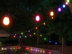 La version améliorée de la guirlande lumineuse Smart Outdoor S14 Bulb String Lights 2 de Govee est désormais disponible en Europe. (Source de l&#039;image : Govee)