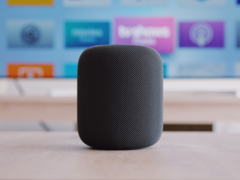 Mark Gurman rapporte qu&#039;un nouvel appareil HomePod Apple est en route, similaire au modèle original. (Image source : Howard Bouchevereau sur Unsplash)