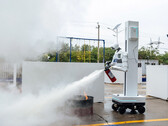 Jeux de lutte contre les incendies mettant en scène des robots humanoïdes.