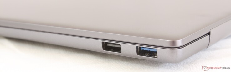 Côté droit : USB 2.0, USB 3.0.