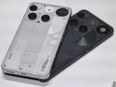 Le Nothing Phone (3) sera disponible en deux coloris : noir et blanc (Image source : Notebookcheck)