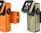 Les modèles Olight Oclip 2 Pro (à gauche) et Oclip 2 Ultra (à droite) sont équipés de têtes inclinables et de clips pivotants permettant d’orienter facilement le faisceau lumineux.