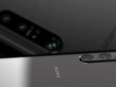 Le Sony Xperia 1 V devrait être équipé de capteurs photo plus grands que ceux de son prédécesseur. (Source de l'image : @OnLeaks/Sony - édité)