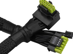 Câble 12V-2x6 en forme de L d&#039;ASRock avec des broches vertes. (Source de l&#039;image : ASRock)
