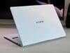 Ultrabook de 1 kg avec Arrow Lake et d'excellents périphériques d'entrée - Honor MagicBook Art 14 2025 Review