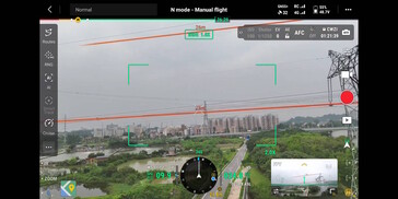Ici, une ligne à haute tension est détectée. (Source de l'image : DJI)
