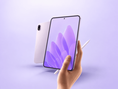 Oppo Pad Mini Matte Display Edition vu de face et de dos avec un stylet