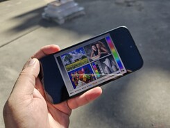 Visualisation à l'extérieur sous la lumière directe du soleil