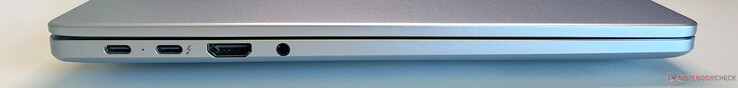 À gauche : USB-C 3.2 Gen.1 (5 Gbit/s, DisplayPort ALT mode, Power Delivery), USB-C 4.0 avec Thunderbolt 4 (40 Gbit/s, DisplayPort ALT mode, Power Delivery), HDMI 2.1 TMDS, audio 3,5 mm