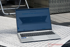 Utilisation du GeekBook M16 à l'extérieur, à l'ombre