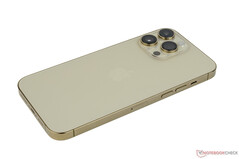 L'iPhone 14 Pro Max a une autonomie légèrement inférieure à celle de son prédécesseur. (Image source : NotebookCheck)