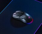 Souris de jeu Razer Cobra HyperSpeed avec éclairage RGB underglow. (Source de l'image : Razer)