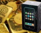Un iPhone de première génération scellé en usine vaut bien plus que son poids en or (135 g : ~8 000 dollars américains). (Image source : LCG Auctions & Unsplash - édité)