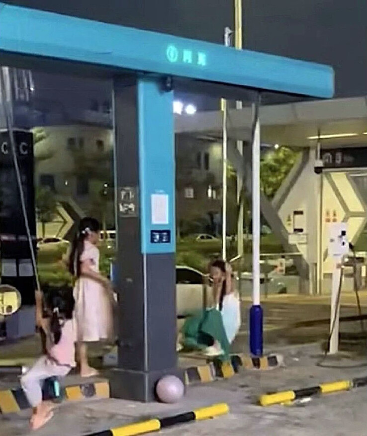 Chargeur BYD de 1,5 MW utilisé comme balançoire