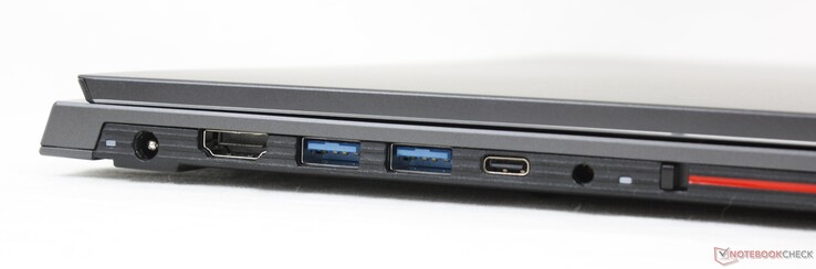 À gauche : adaptateur secteur, HDMI grand format, 2 x USB-A 3.0, USB-C (sans DP ni PD), prise audio 3,5 mm, interrupteur de désactivation de la webcam