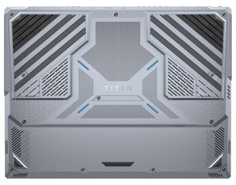 MSI Titan 18 HX - Couvercle inférieur. (Source de l'image : MSI)