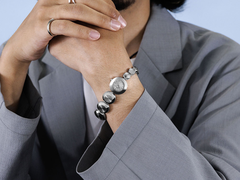 La Seiko Power Design Project Collection 1 (photo) peut être portée comme bracelet, accessoire ou simplement comme montre. (Source de l'image : Seiko)