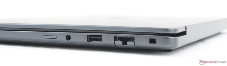 À droite : emplacement pour carte Nano-SIM (en option), prise casque 3,5 mm, USB-A 3.2 Gen. 1 (5 Gbit/s), RJ-45 (1 Gbit/s), Noble lock