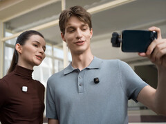 DJI propose le Mic Mini en blanc arctique et en noir infini. (Source de l'image : DJI)