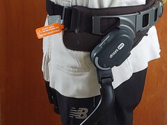 Les moteurs doivent être alignés sur les hanches. (Source de l'image : Notebookcheck)