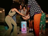 JBL a dévoilé les versions blanches de deux de ses enceintes PartyBox. (Source de l'image : JBL)