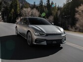 La Kia EV6 est une voiture très sûre dans l'ensemble, mais elle pourrait offrir une meilleure protection contre les collisions avec les piétons, selon l'Euro NCAP (Image : Kia)