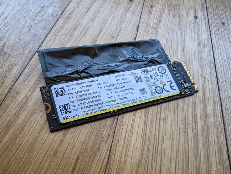 SK Hynix PC801 NVMe SSD. Un deuxième disque interne n'est pas pris en charge