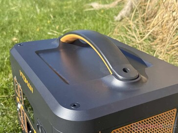 Poignée solide sur le dessus