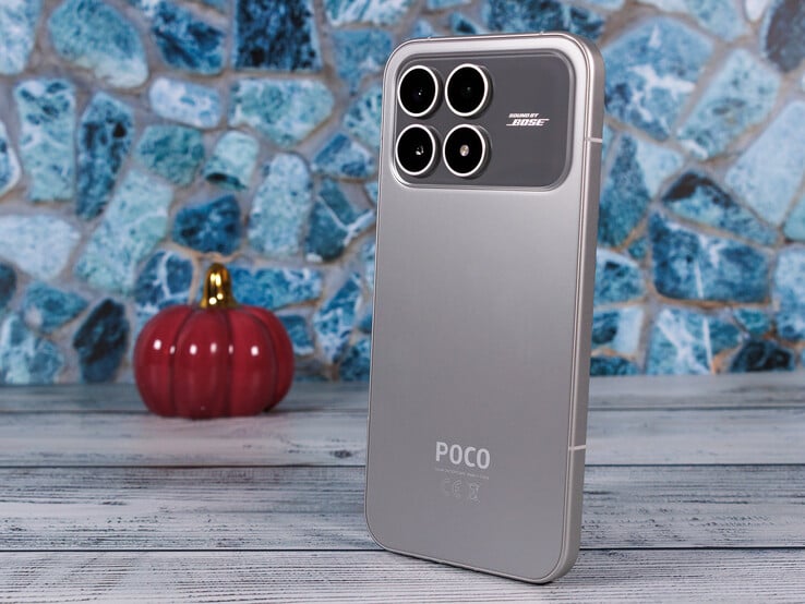 Poco F8 Pro. (Source de l'image : Daniel Schmidt)