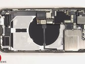 L'iPhone 14 Pro Max n'est pas si facile à réparer. (Image source : PBKreviews)